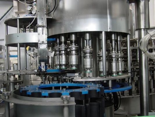 China 12 het afdekkende Bottelende Materiaal van het Hoofden Kleinschalige Sap/Plastic Flessenvullenmachine leverancier