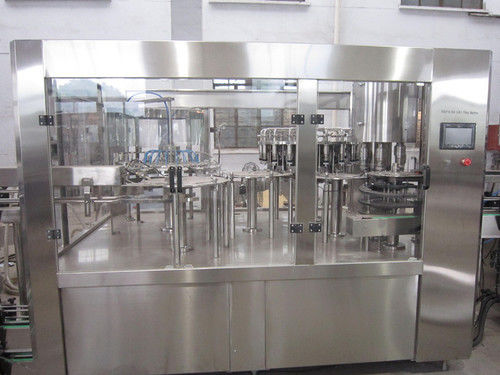 China 15 kW van de Vruchtensapverwerking het Materiaal, de Automatische Machine van het Huisdierenflessenvullen leverancier