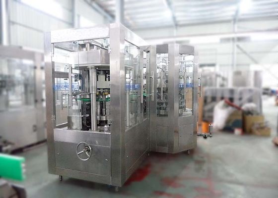 Volledige Automatische Vruchtensap het Vullen het Flessenvullenmachine van het Machine8000b/h Plastic HUISDIER leverancier